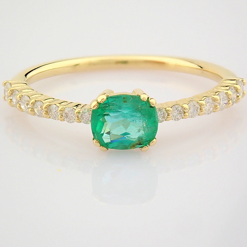 HRD Antwerp Certificated 14K Yellow Gold Diamond & Emerald Ring (Total 0.65 Ct. Stone)