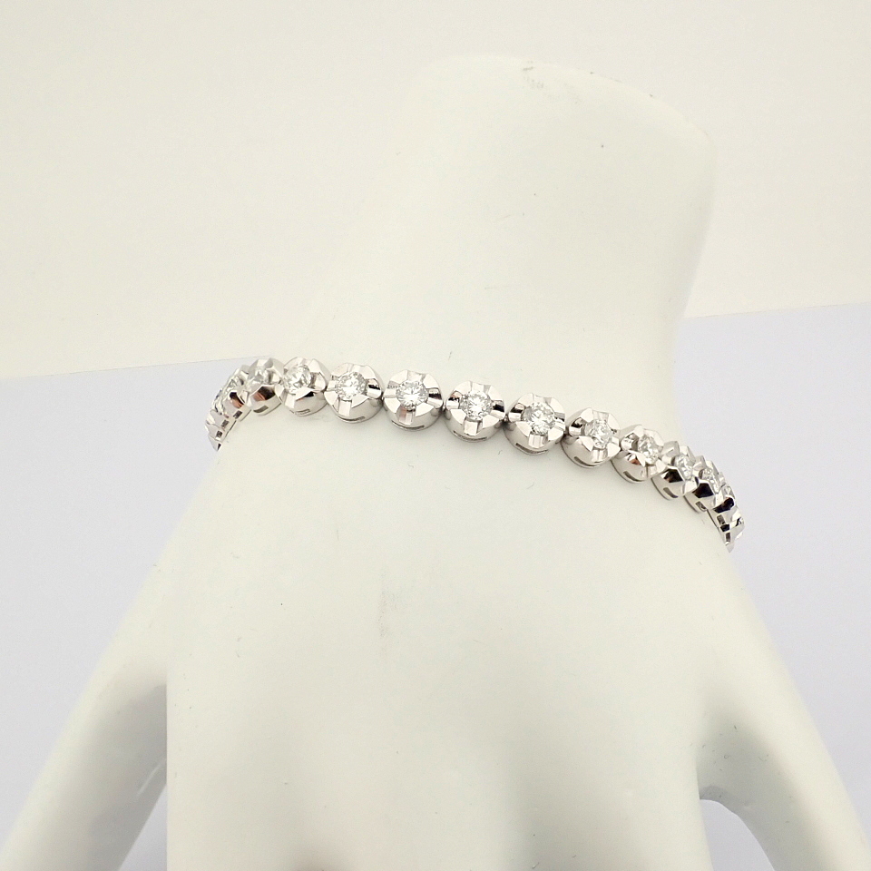 HRD Antwerp Certificated 14K White Gold Diamond Bracelet (Total 5 Ct. Stone) - Image 5 of 10