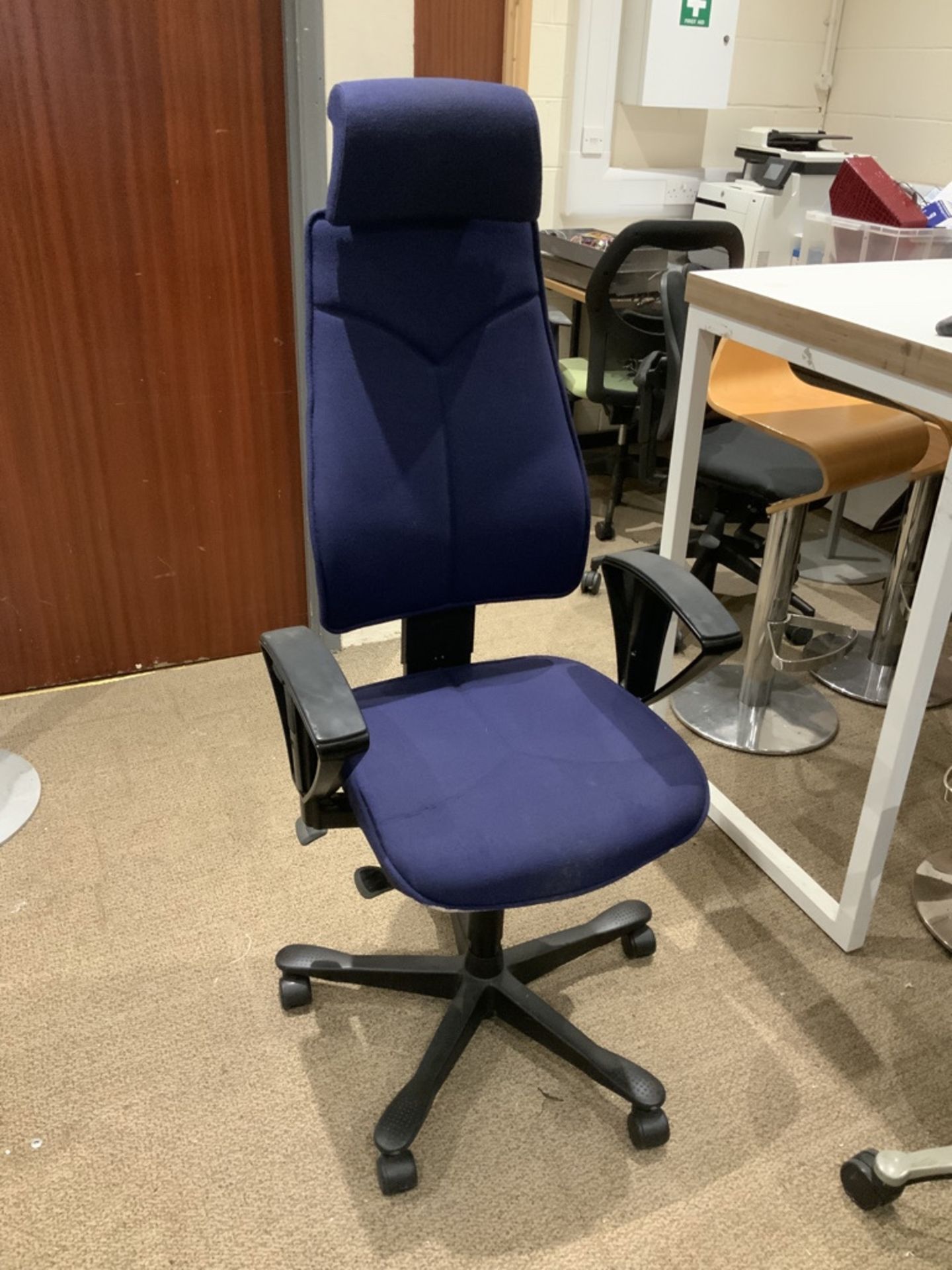 1 Blue Directors Office Chair - Image 2 of 2