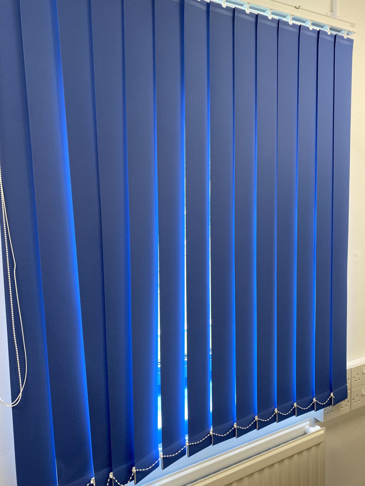 4 X Blue Vertical Blind For Window 90Cm Wide X 120Cm High - Image 2 of 3