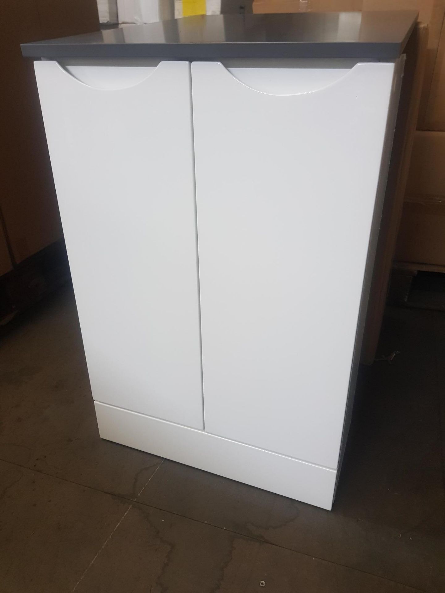 Boston 490 x 45 x 730mm modern double soft close door vanity unit in gloss white. Includes dark grey - Image 2 of 4
