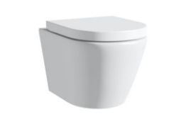 1 x D shape modern close coupled toilet with dedicated seat and chrome rectangular dual flush system