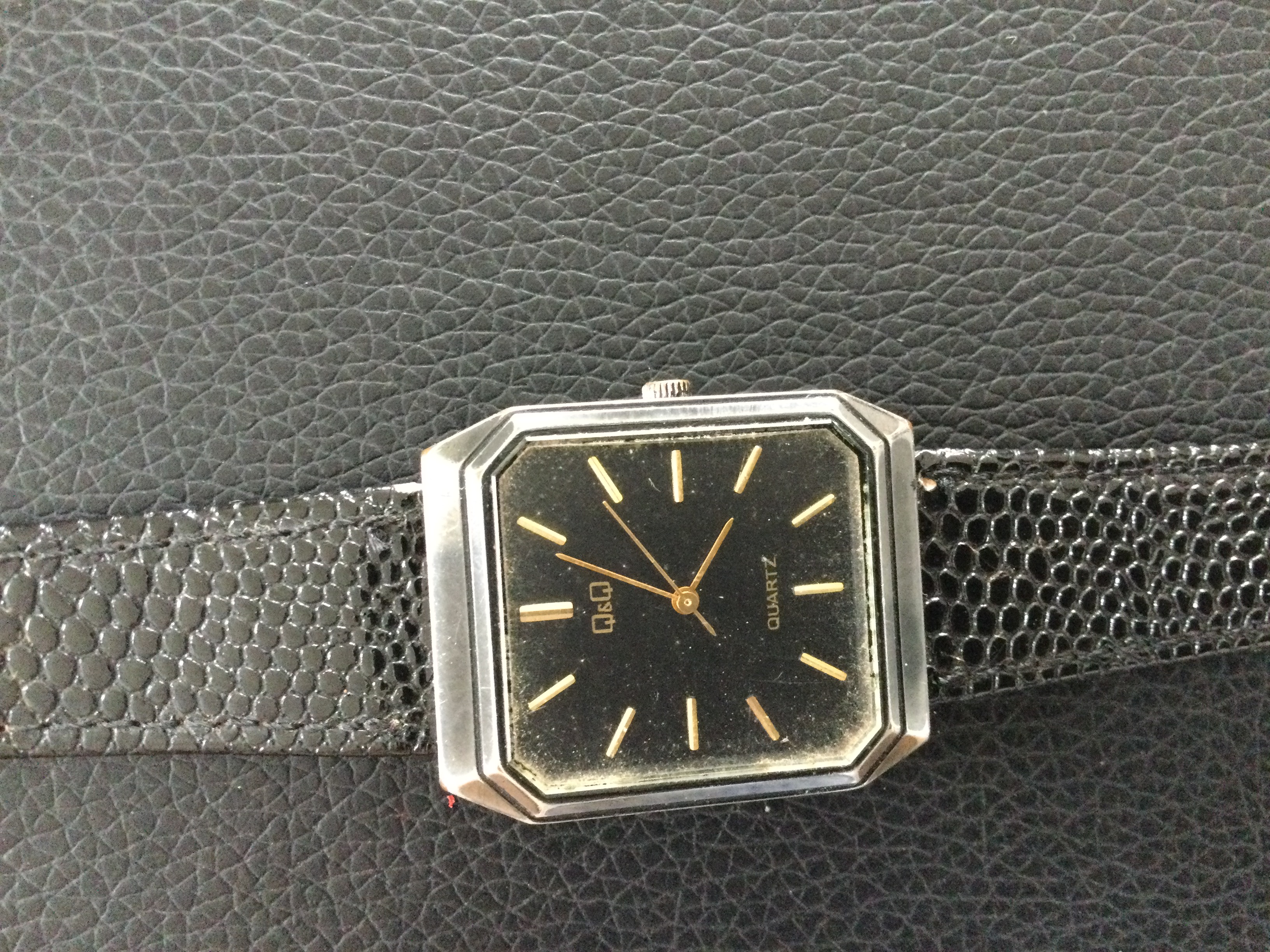 A Q & Q Unisex Wristwatch with Black Leather Strap (GS 137)