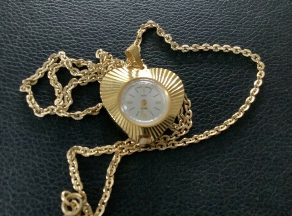 Valtine Lady Gold Plated Pendant Watch (56 A) - Image 9 of 10