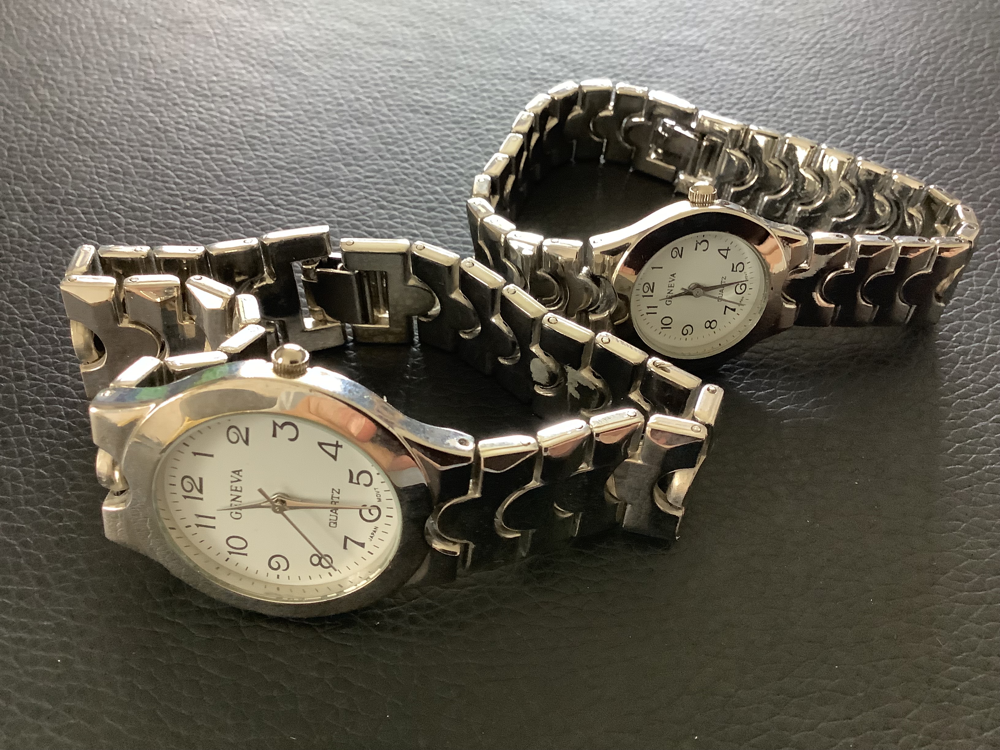 A Lovely Pair of 'As New' Geneva His & Hers Matching Wristwatches (GS 159) - Image 2 of 4