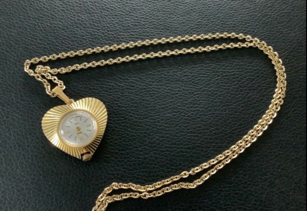 Valtine Lady Gold Plated Pendant Watch (56 A) - Image 4 of 10