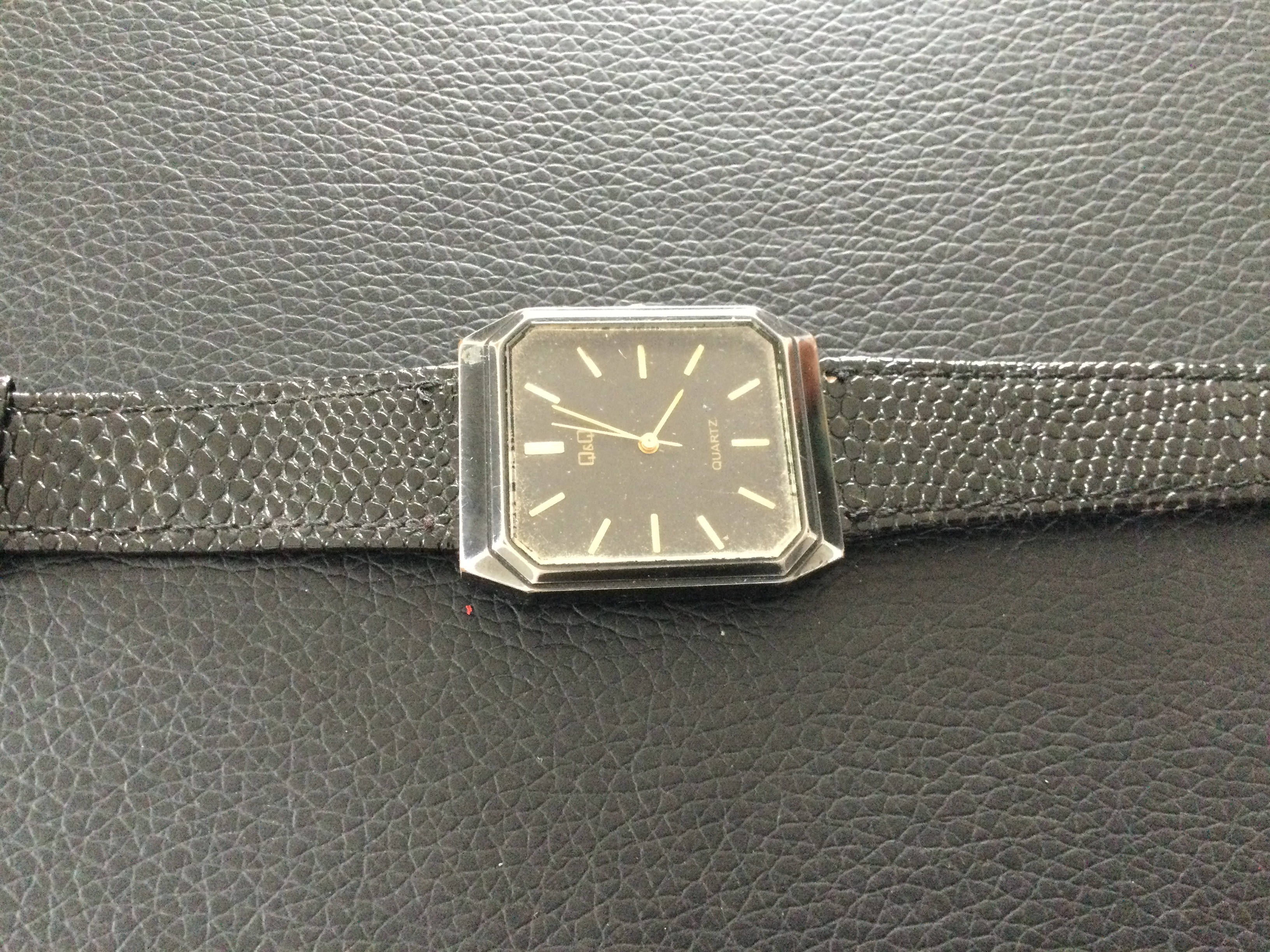 A Q & Q Unisex Wristwatch with Black Leather Strap (GS 137) - Image 4 of 5