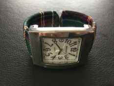 Echo Quartz Scottish Tartan Bangle Wristwatch (GS94)