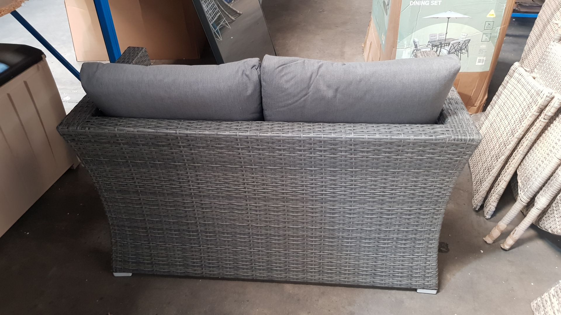 (R9C) 1x Rattan Bench Dark Grey With 3x Cushions - Image 3 of 4