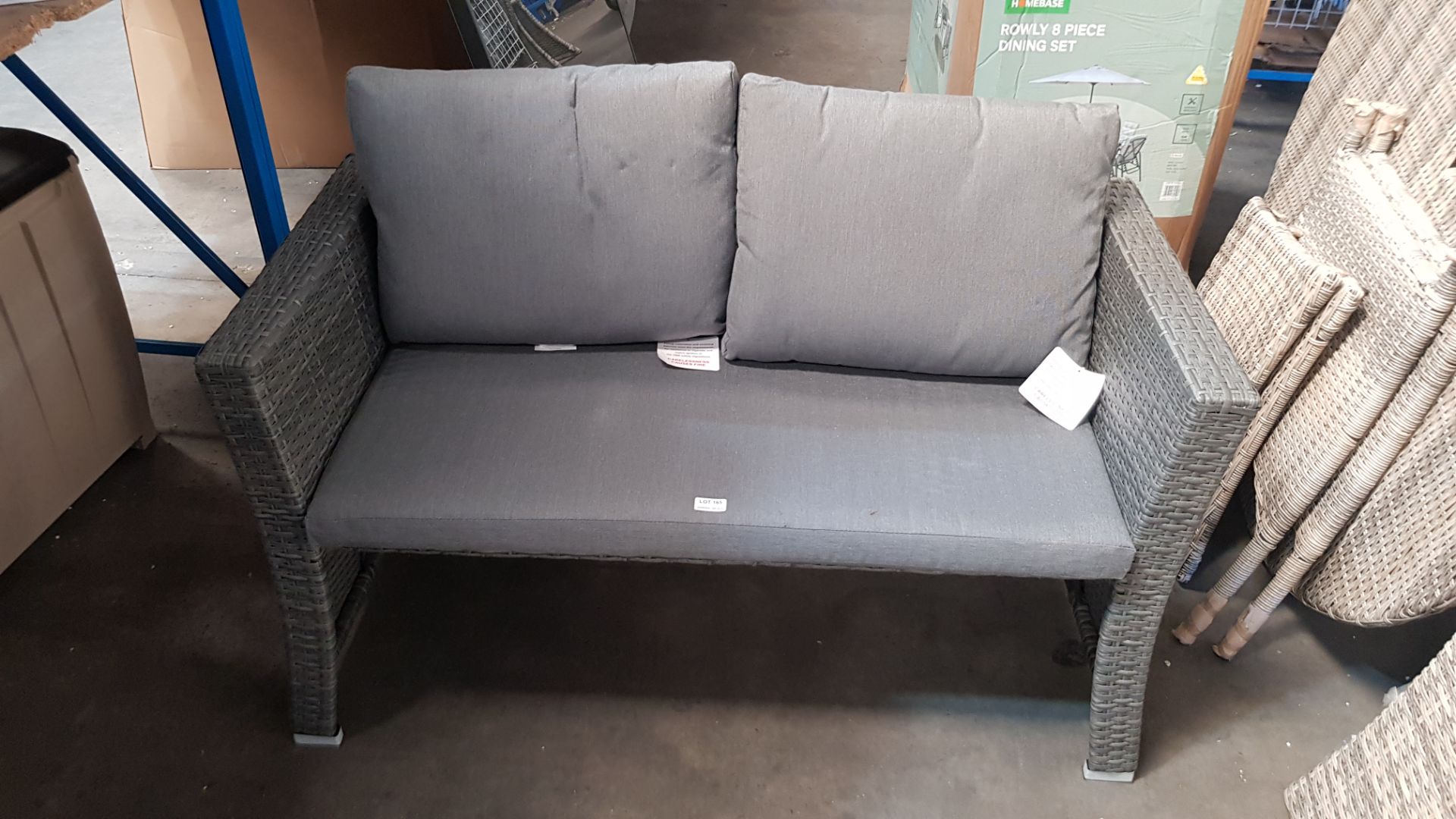 (R9C) 1x Rattan Bench Dark Grey With 3x Cushions - Image 4 of 4