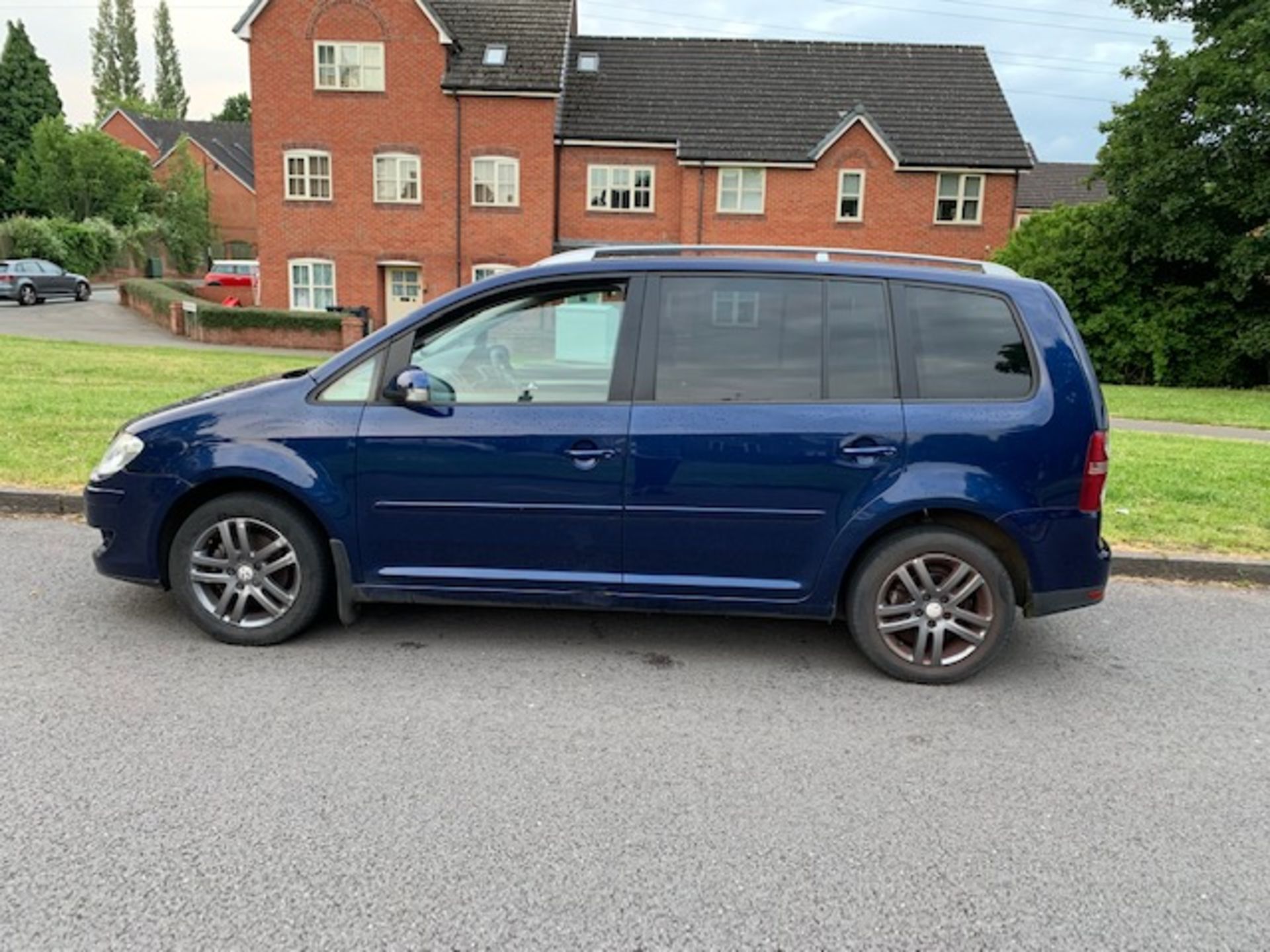 VOLKSWAGEN TOURAN SE Tdi AUTO - Image 3 of 7