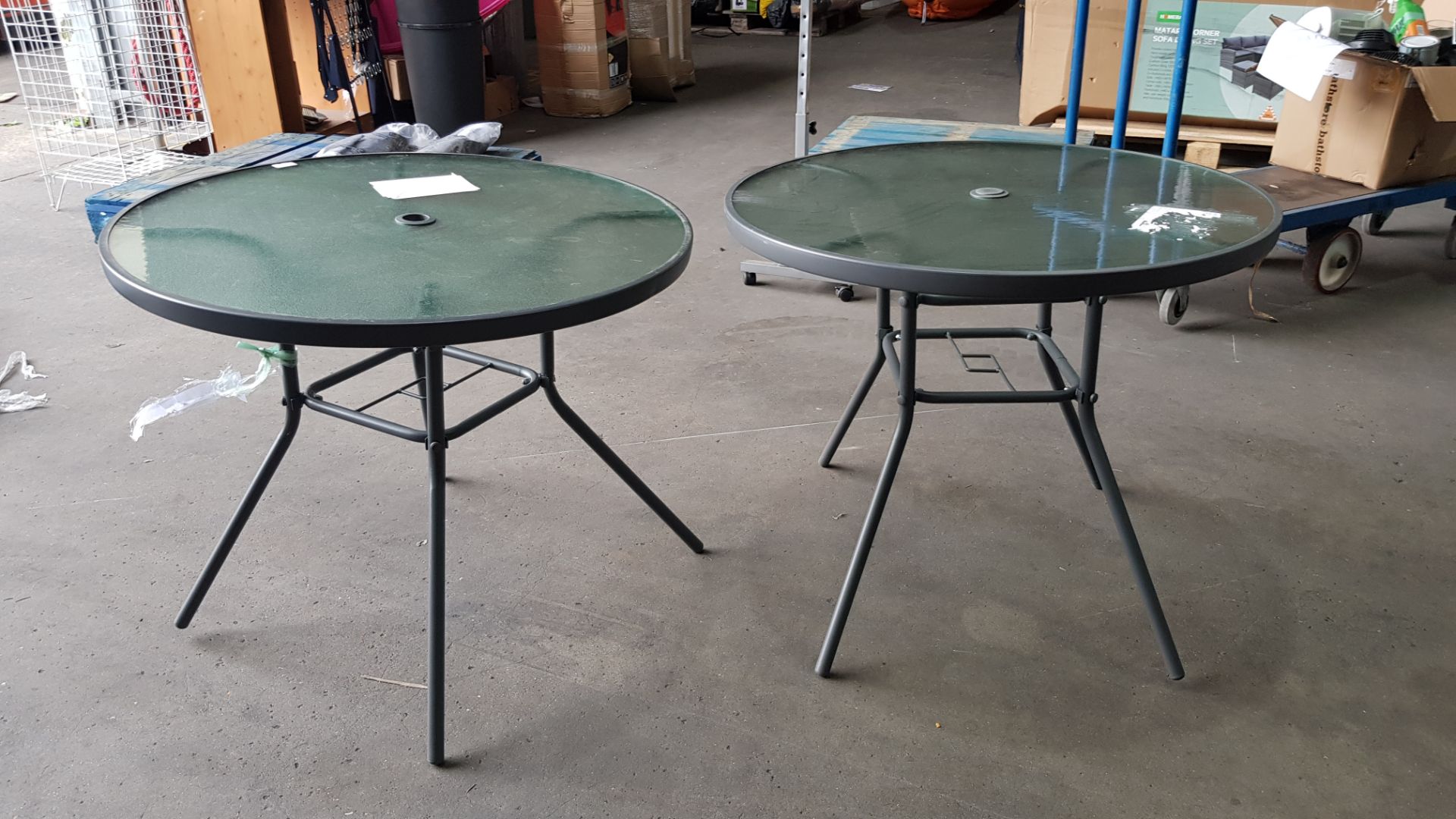 (R2K) 2x Andorra Round Table With 2x Parasol. RRP £74.99. Both Tables Have Been Used And Constructe - Image 5 of 5