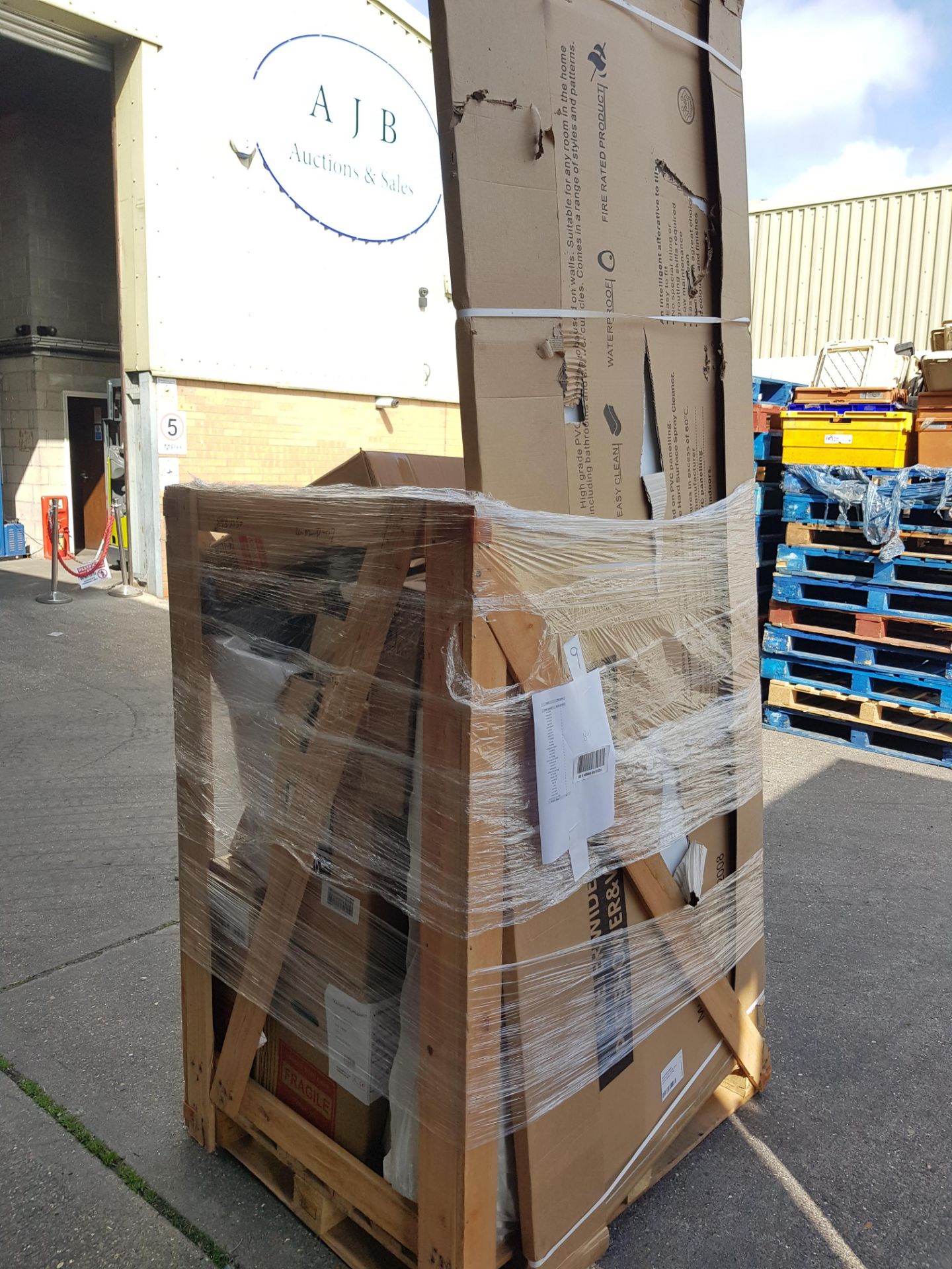 Pallet of bathroom stock with an approximate combined RRP £2992 - Image 3 of 9