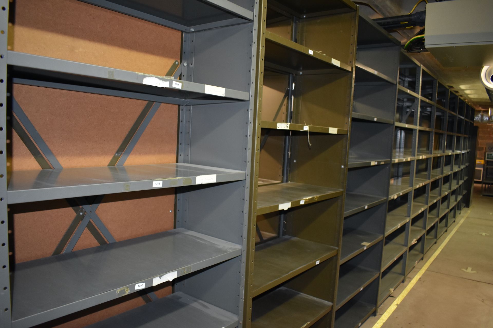 Open shelving H2200xD620xW5400 Qty 1, H1900x1000 hinged door unit Qty 1 - Image 7 of 9
