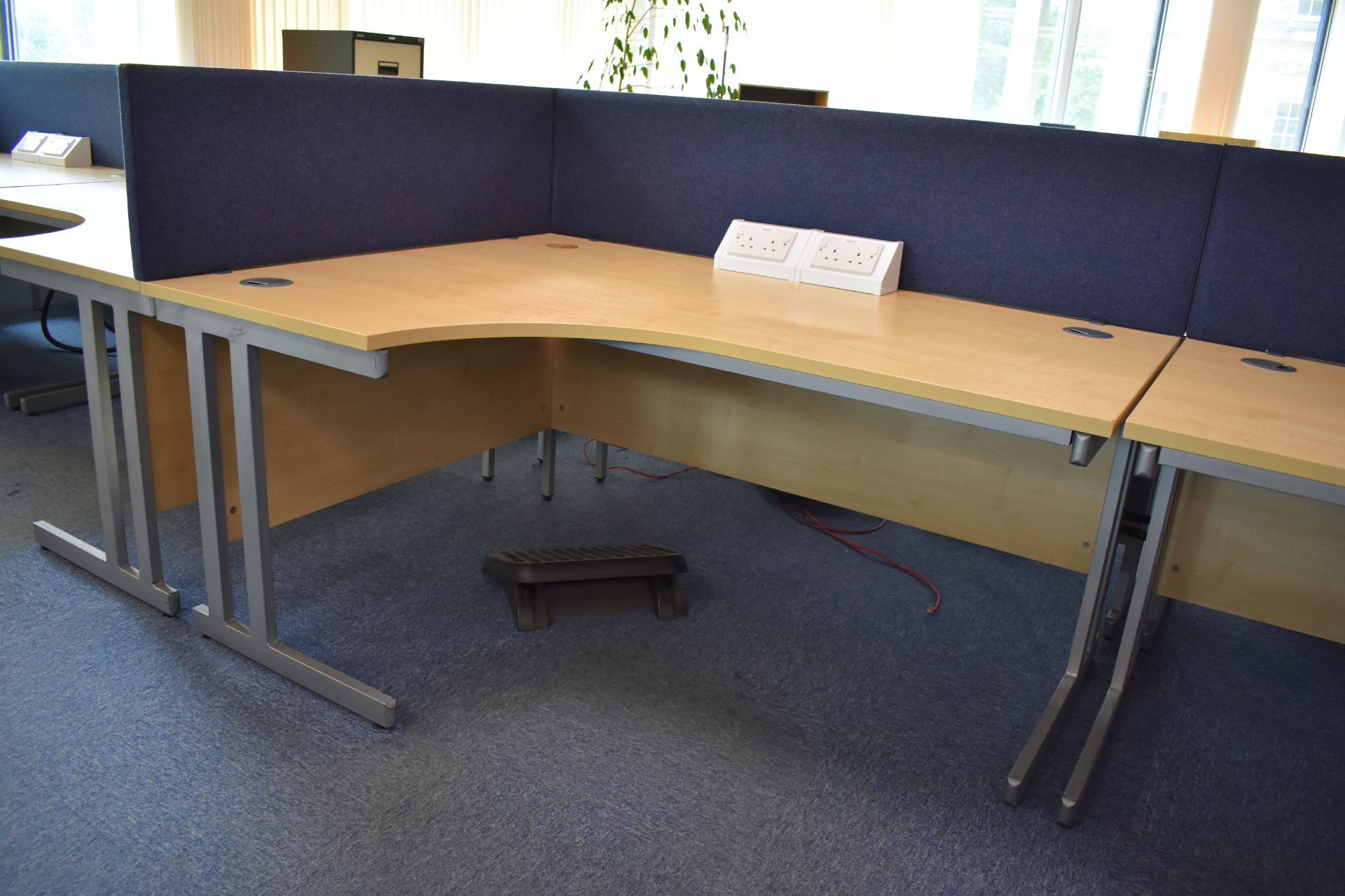 1600x1200 Hard wired Corner desk LH & RH, 1600 desk screen, 1200 desk screen, footrest, task chair - Image 7 of 15