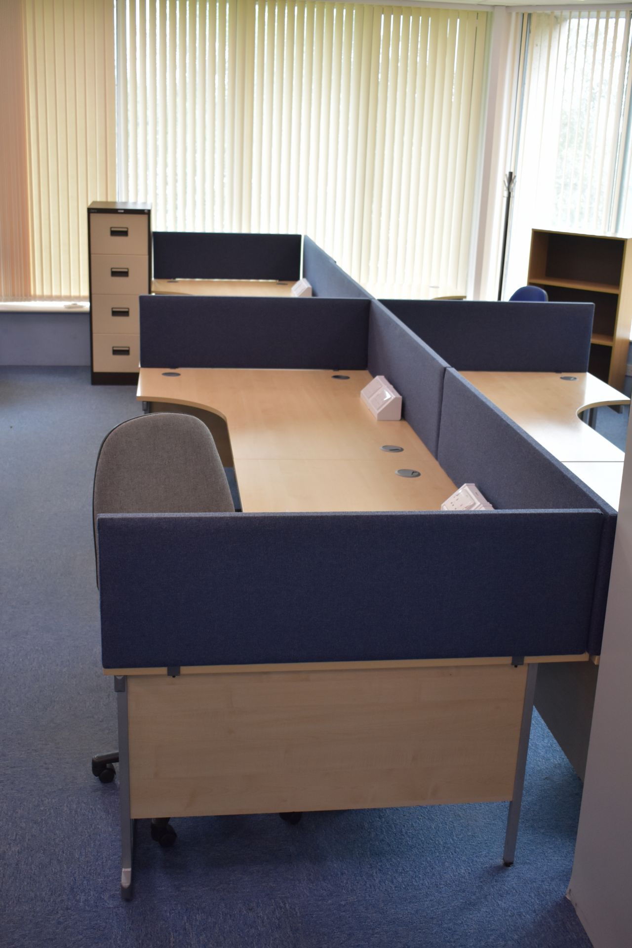 Corner desk LH & RH, screen, footrest, task chair, drawer filer, coat stand, door cabinet, bookcase - Image 3 of 13