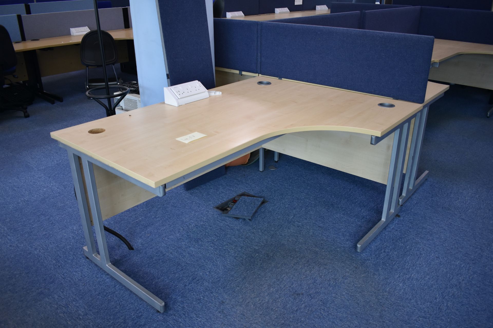 Hard wired Corner desk LHs & RHs, Desk screens, Footrest, Task chair, Coat stand - Image 2 of 13