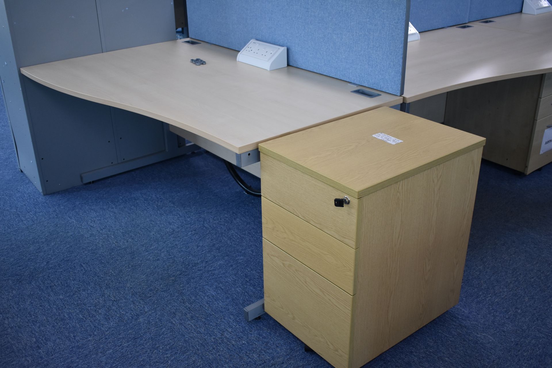 Hardwired Desk LH x3 & RH x3, Desk Screen, Task Chair, Pedestal, Low hinged door cabinet, Monitor - Image 7 of 11