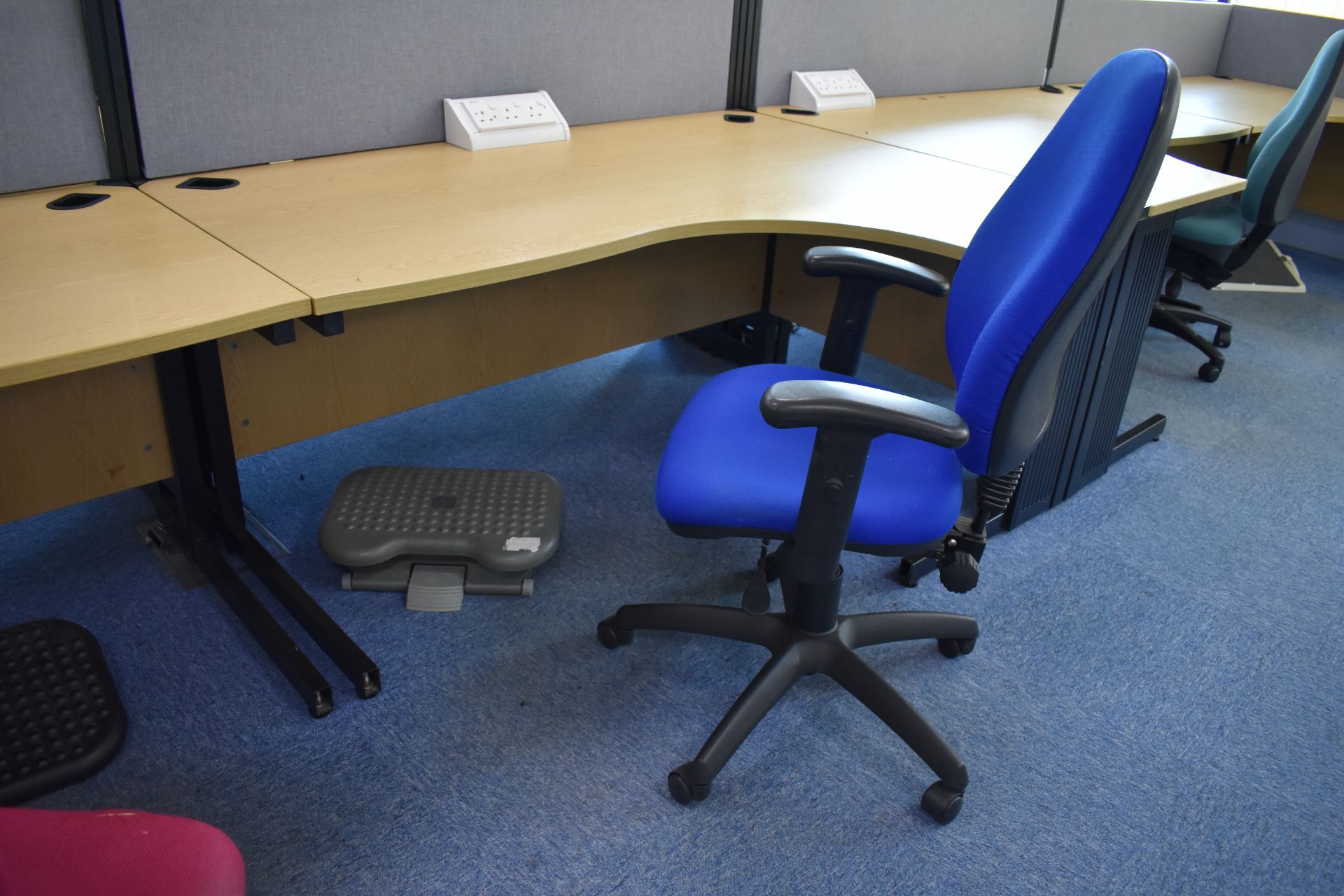 Hard Wired Corner Desks, Desk Screens, Chairs, Footrest, Coat Stand - Image 13 of 17