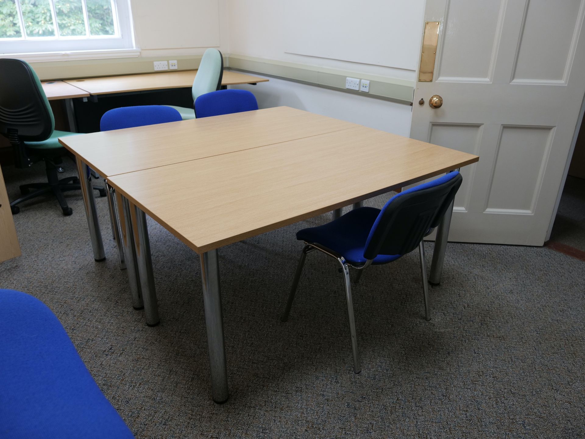 Meeting table x2, Desk x2, Sliding door unit, Serving unit, Task chair x2, Meeting chair x2