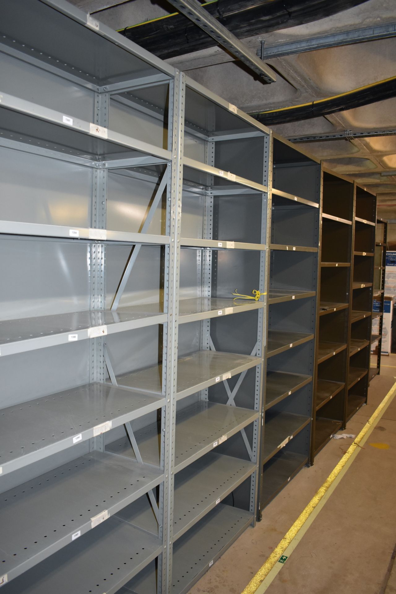 Open shelving H2200xD620xW5400 Qty 1, H1900x1000 hinged door unit Qty 1 - Image 4 of 9