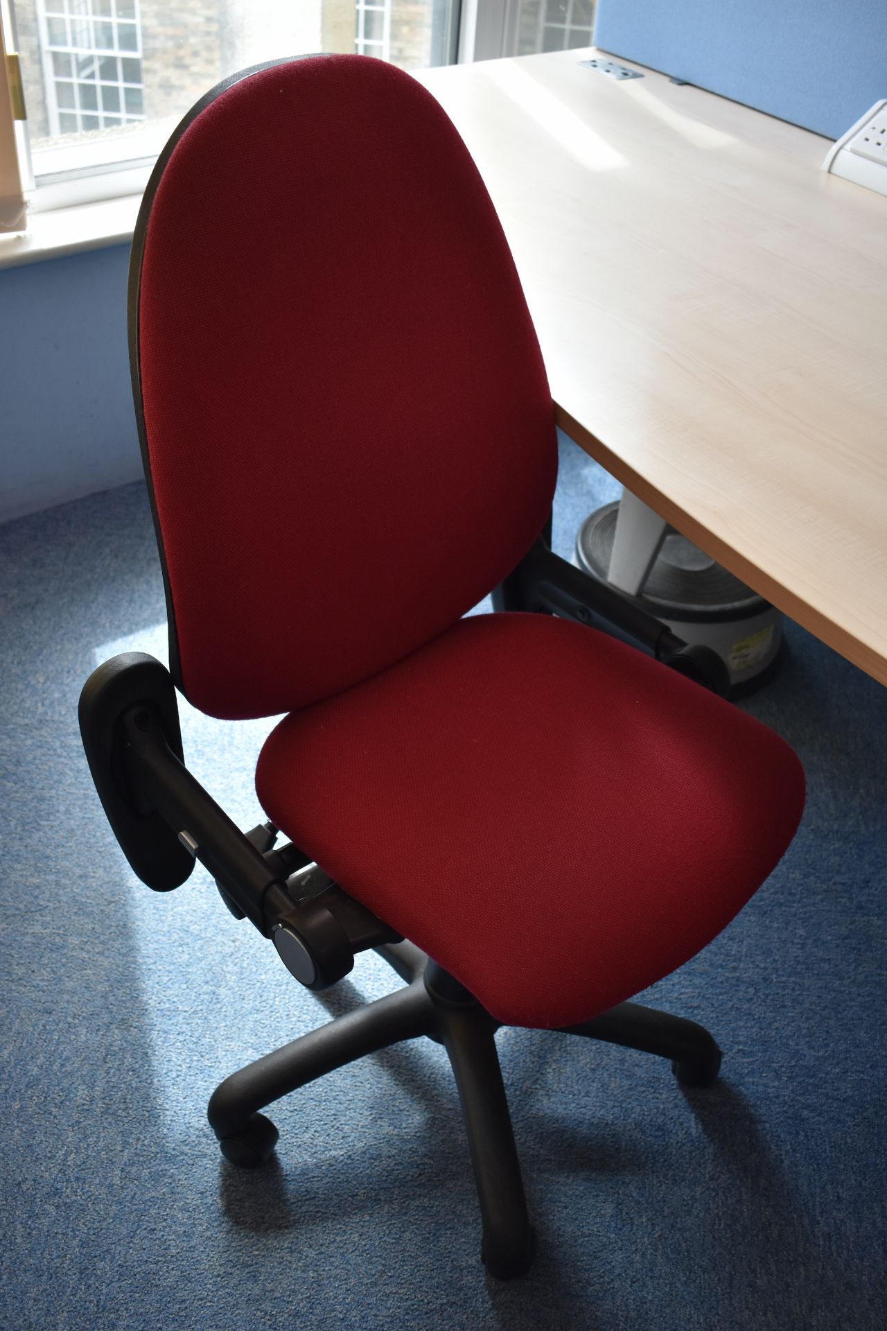 Hardwired Desk LH x3 & RH x3, Desk Screen x2, Task Chair, Footrest, Monitors x4, Step, Coat Stand - Image 8 of 9