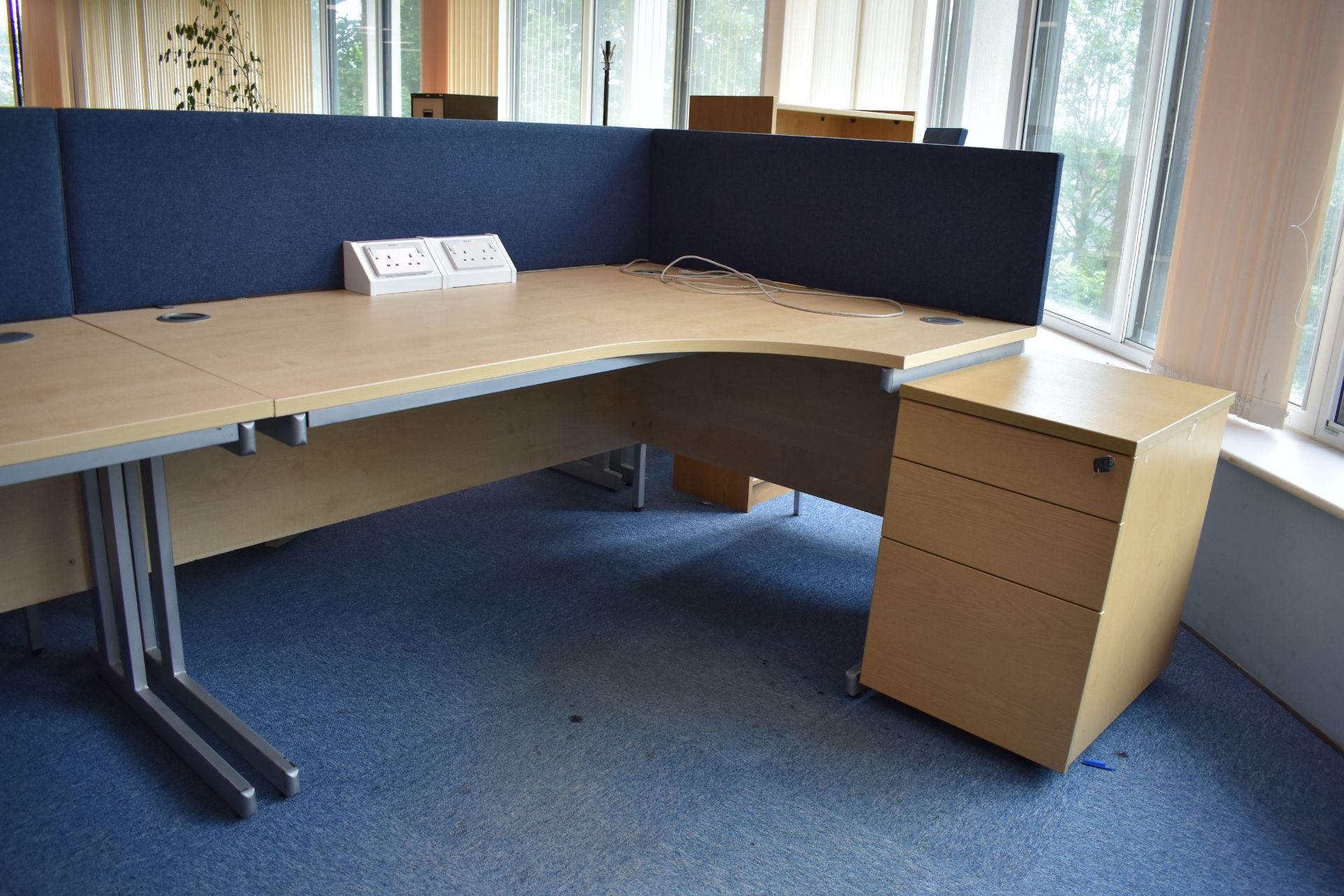 Desks, screens, footrest, task chair, coat stand, bookcase, flipchart, pedestal, filer, small safe - Image 13 of 18