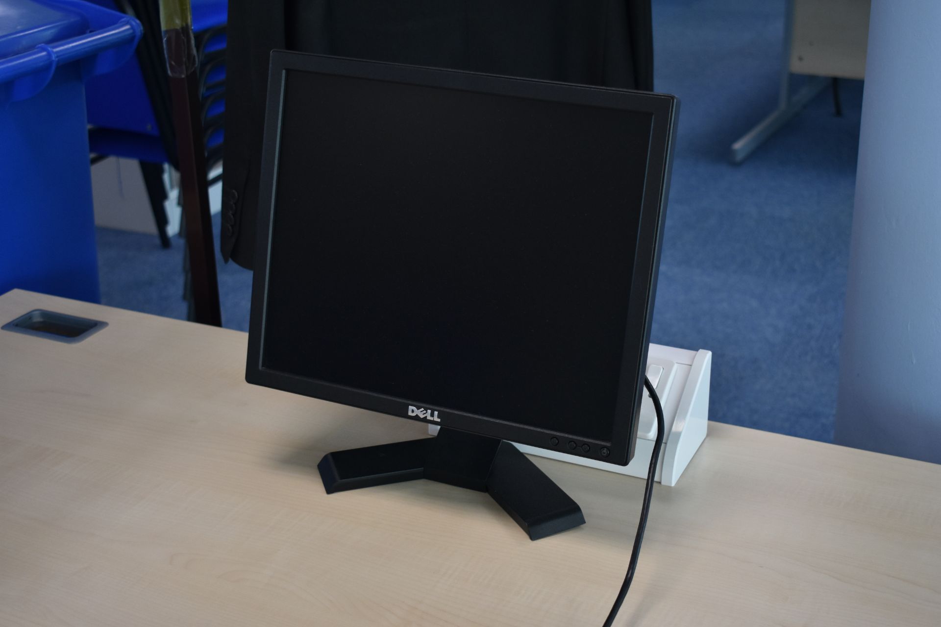 Hardwired Desk LH x2 & RH x4, Task Chair x3, Footrest x2, Monitors x6 - Image 2 of 10