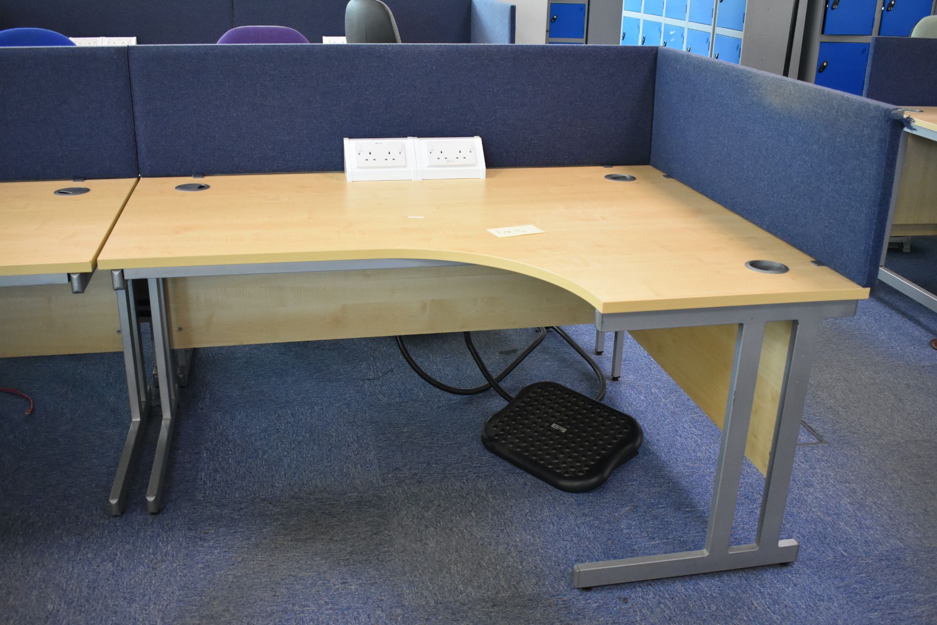 1600x1200 Hard wired Corner desk LH & RH, 1600 desk screen, 1200 desk screen, footrest, task chair - Image 6 of 15