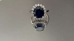 Beautiful 7.90Ct Natural Ceylon Blue Sapphire With Natural Diamonds & 18k W Gold