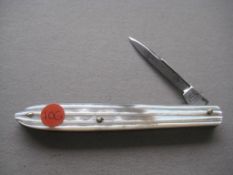 Victorian Mother of Pearl Hafted Quill Bladed Penknife