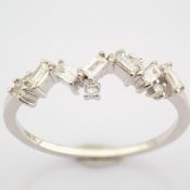 14K White Gold Diamond Ring