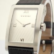 Gucci / 8600J - Lady's Steel Wrist Watch