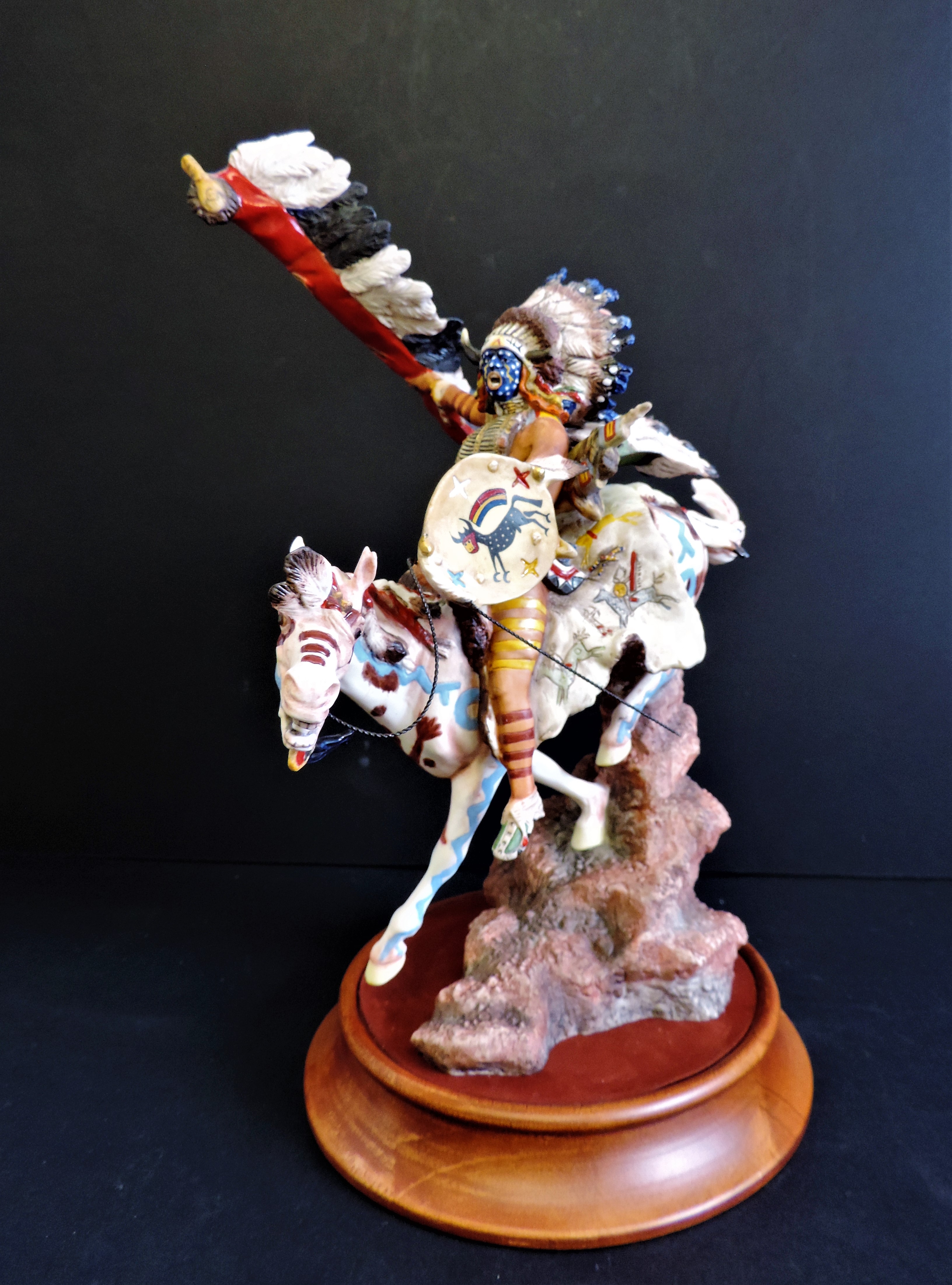 Franklin Mint 'War Cry of the Sioux' Porcelain Figurine Sculpture R.J. Murphy - Image 10 of 10