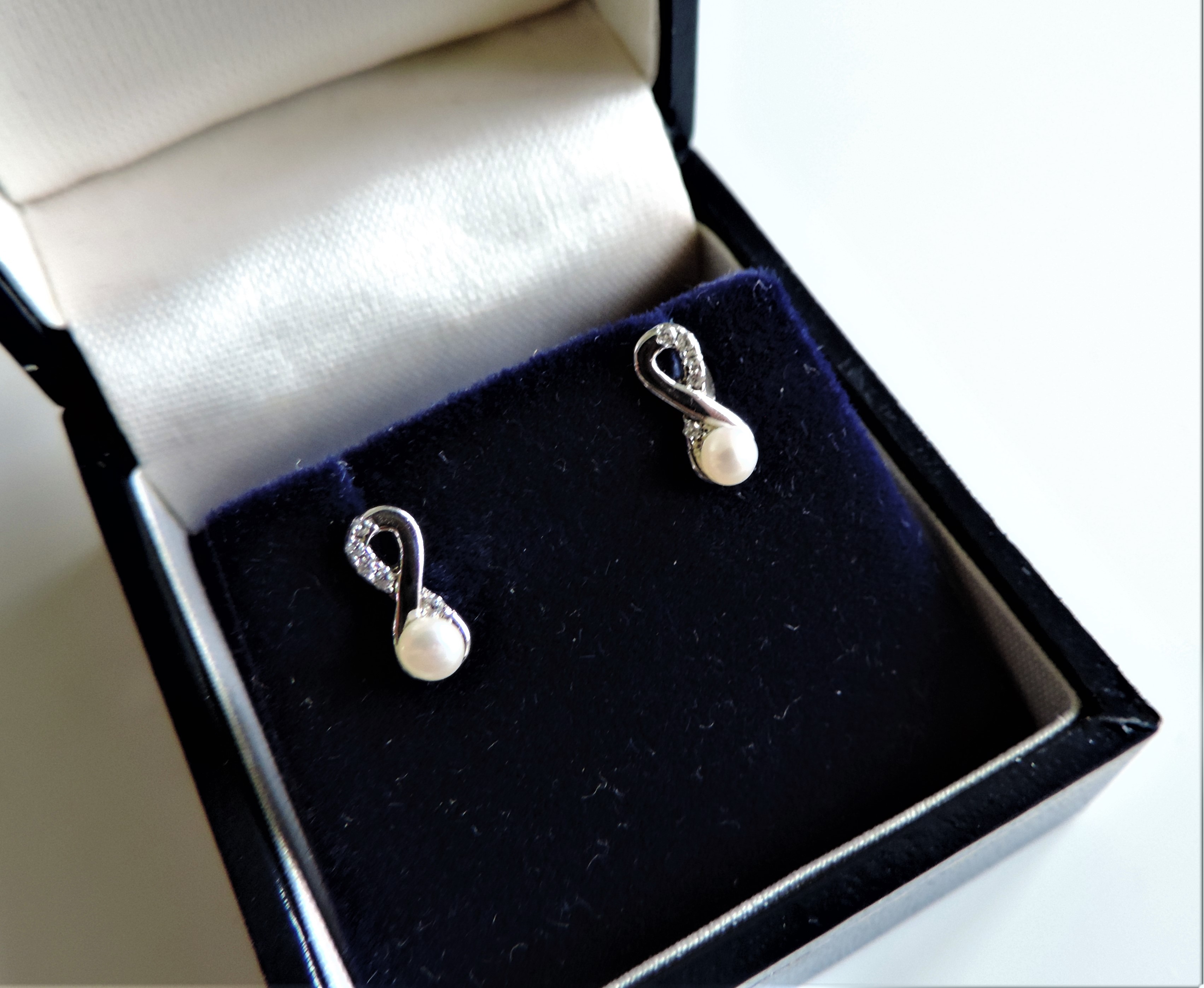 Sterling Silver Cultured Pearl & Diamond Earrings