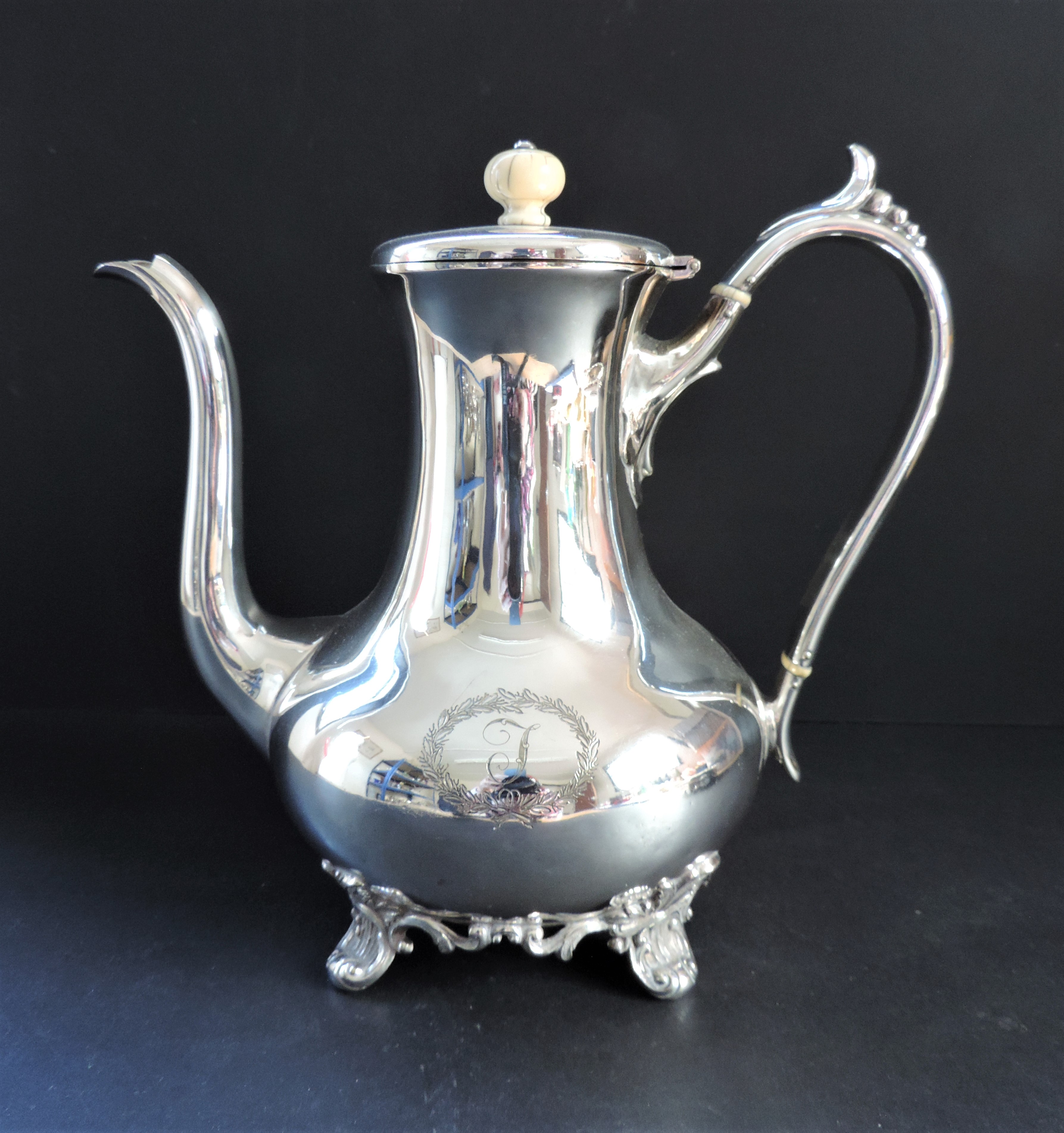 Antique Georgian Style Silver Plated Coffee Pot circa 1870's - Image 2 of 5