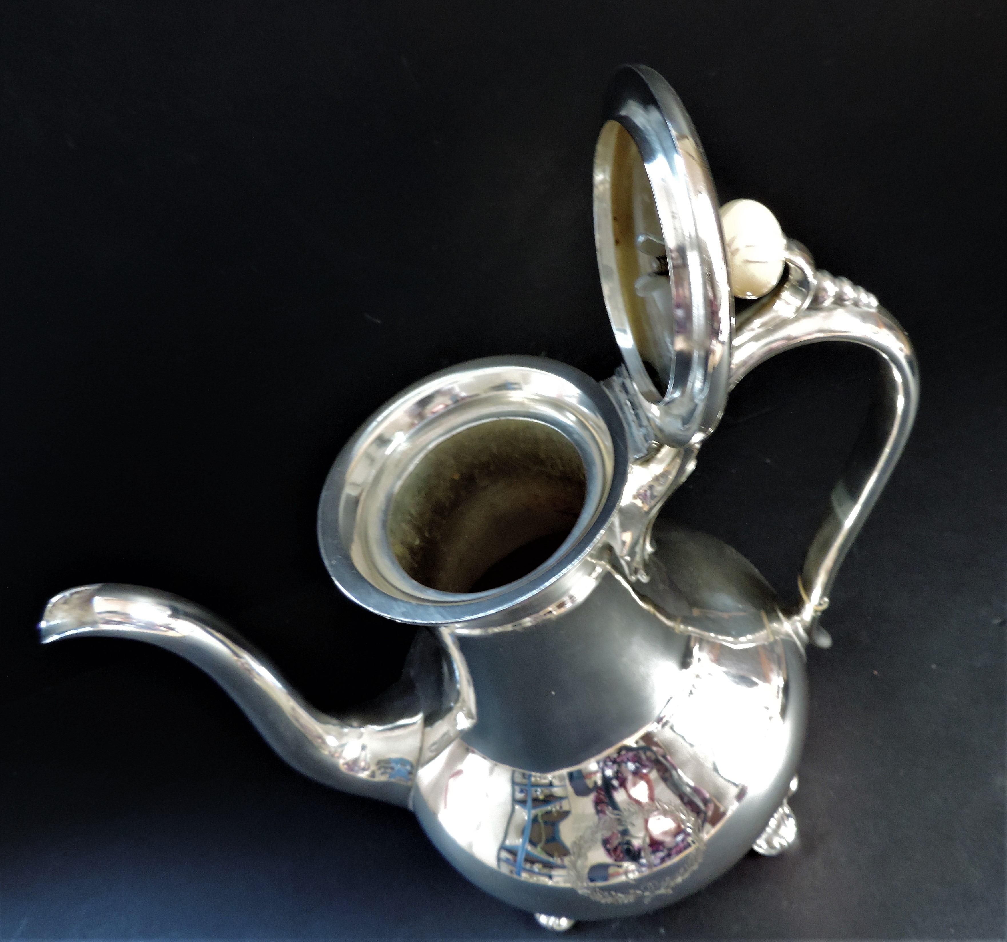 Antique Georgian Style Silver Plated Coffee Pot circa 1870's - Image 3 of 5
