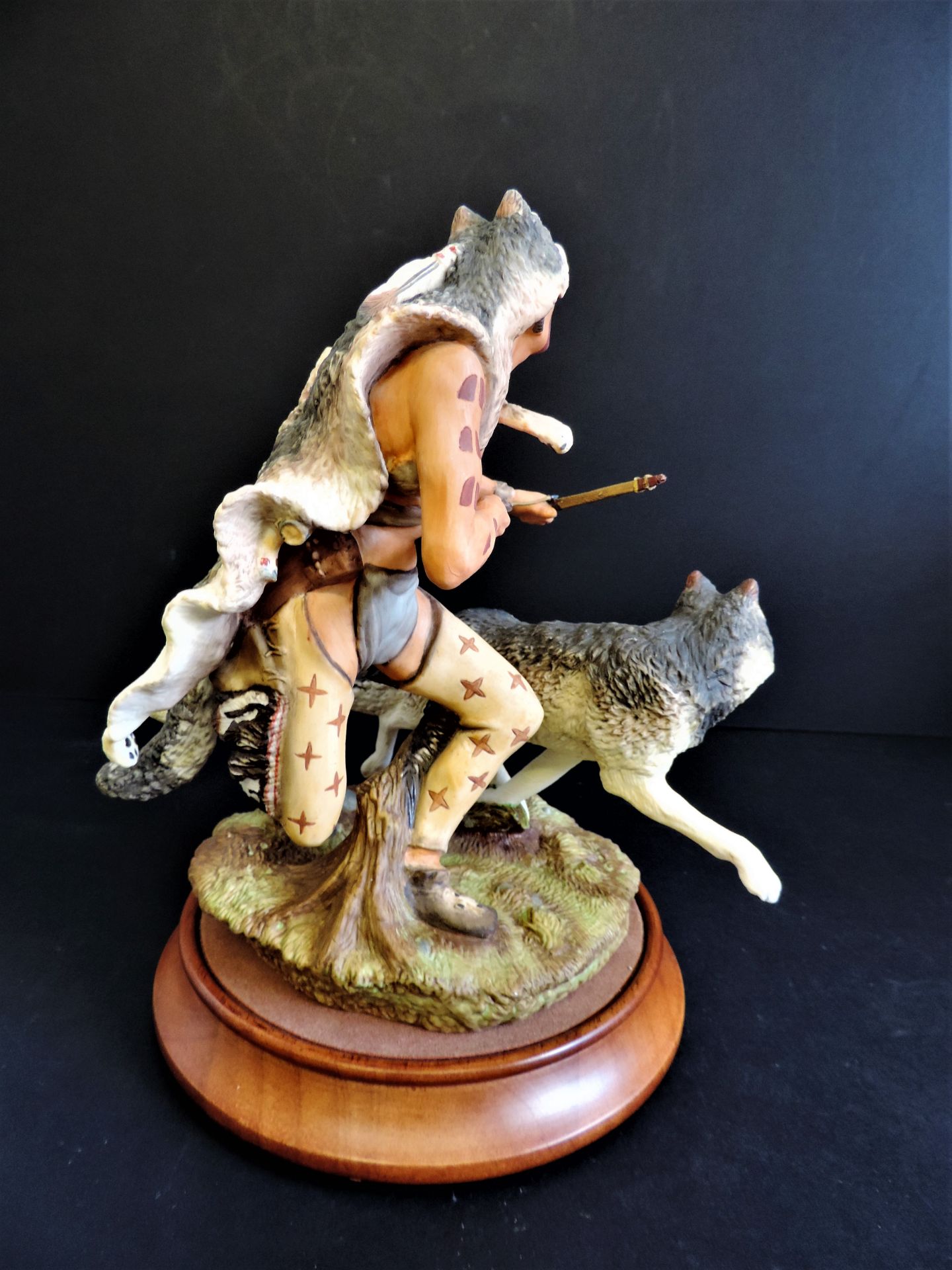 Franklin Mint 'Wolf Runner' Porcelain Figurine Sculpture R.J. Murphy - Image 4 of 6