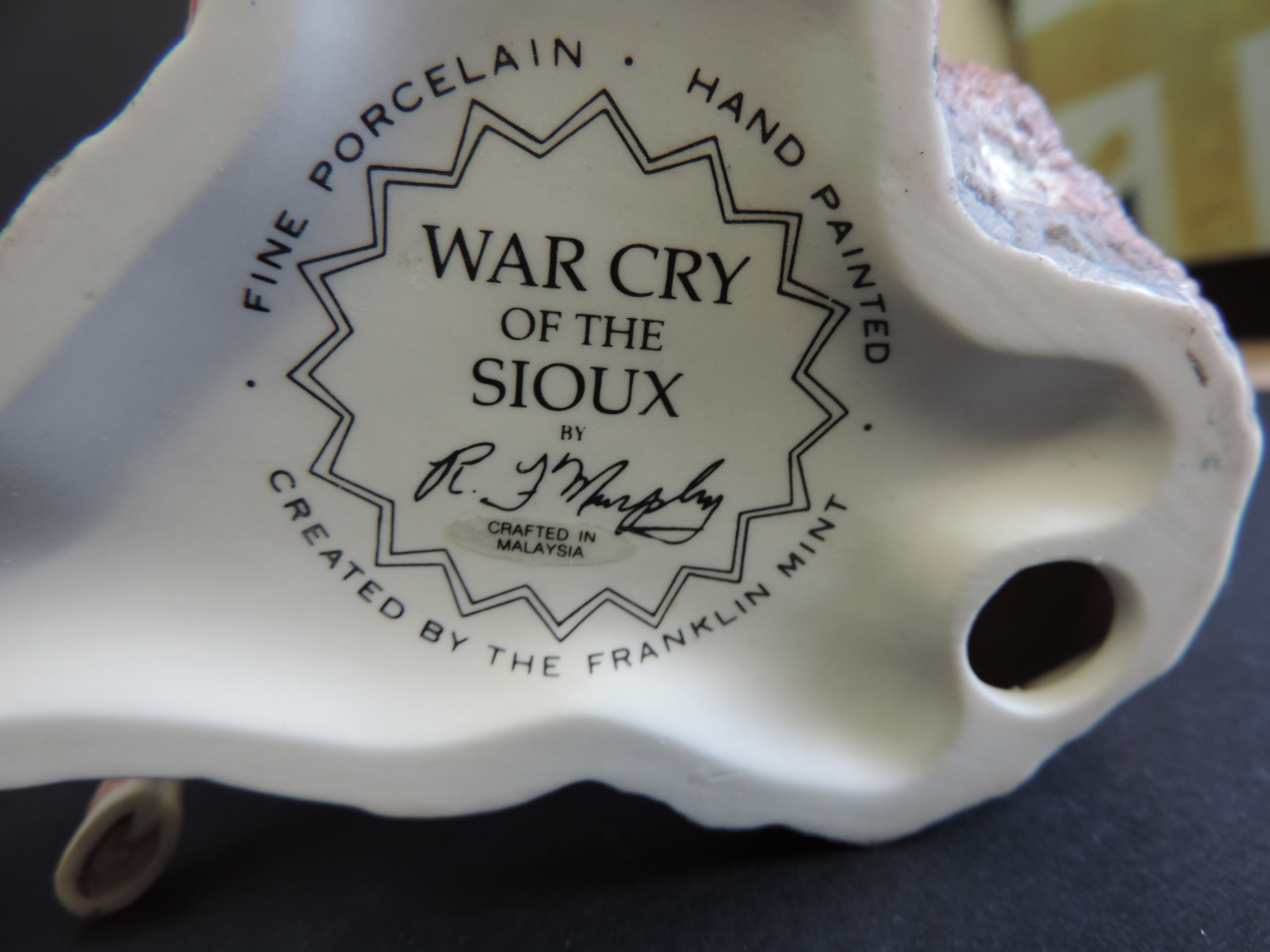 Franklin Mint 'War Cry of the Sioux' Porcelain Figurine Sculpture R.J. Murphy - Image 7 of 10