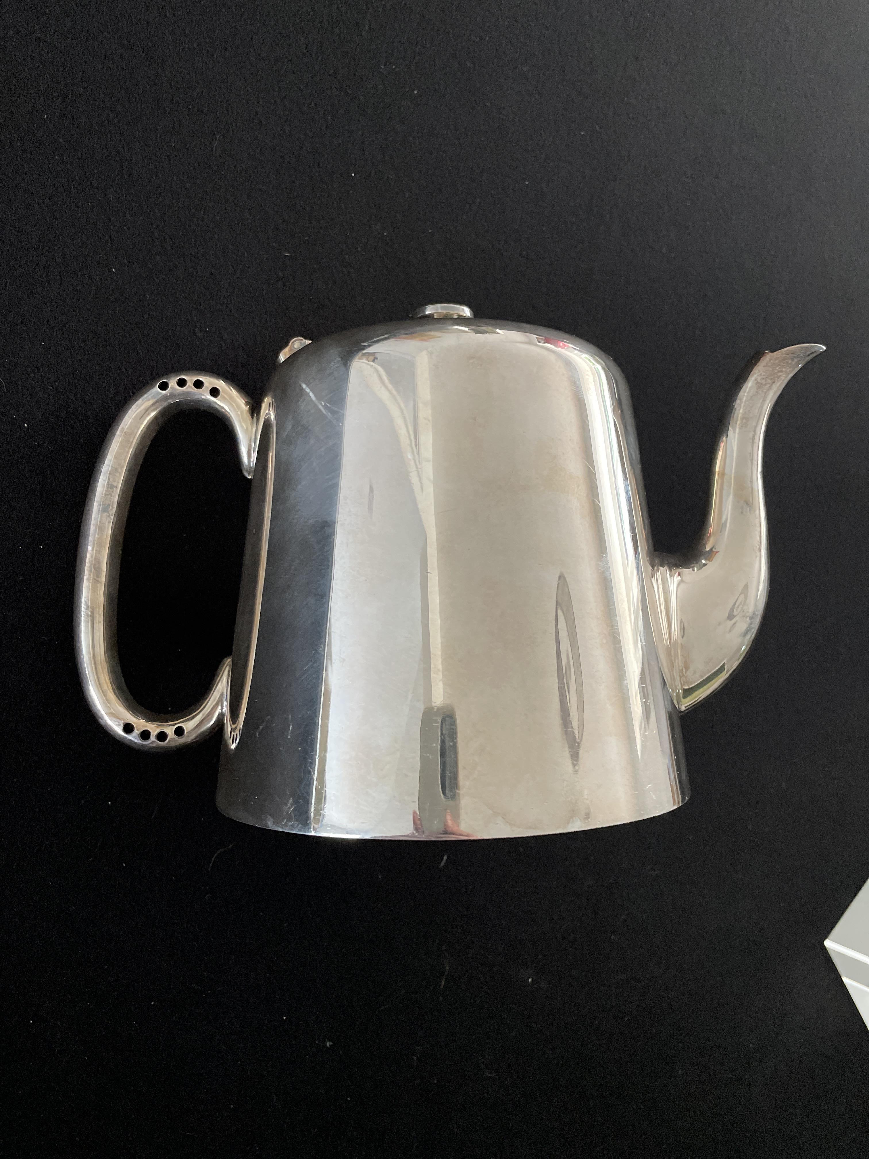 A.B & Co Silver Plated Tea and Coffee pots. - Image 9 of 10