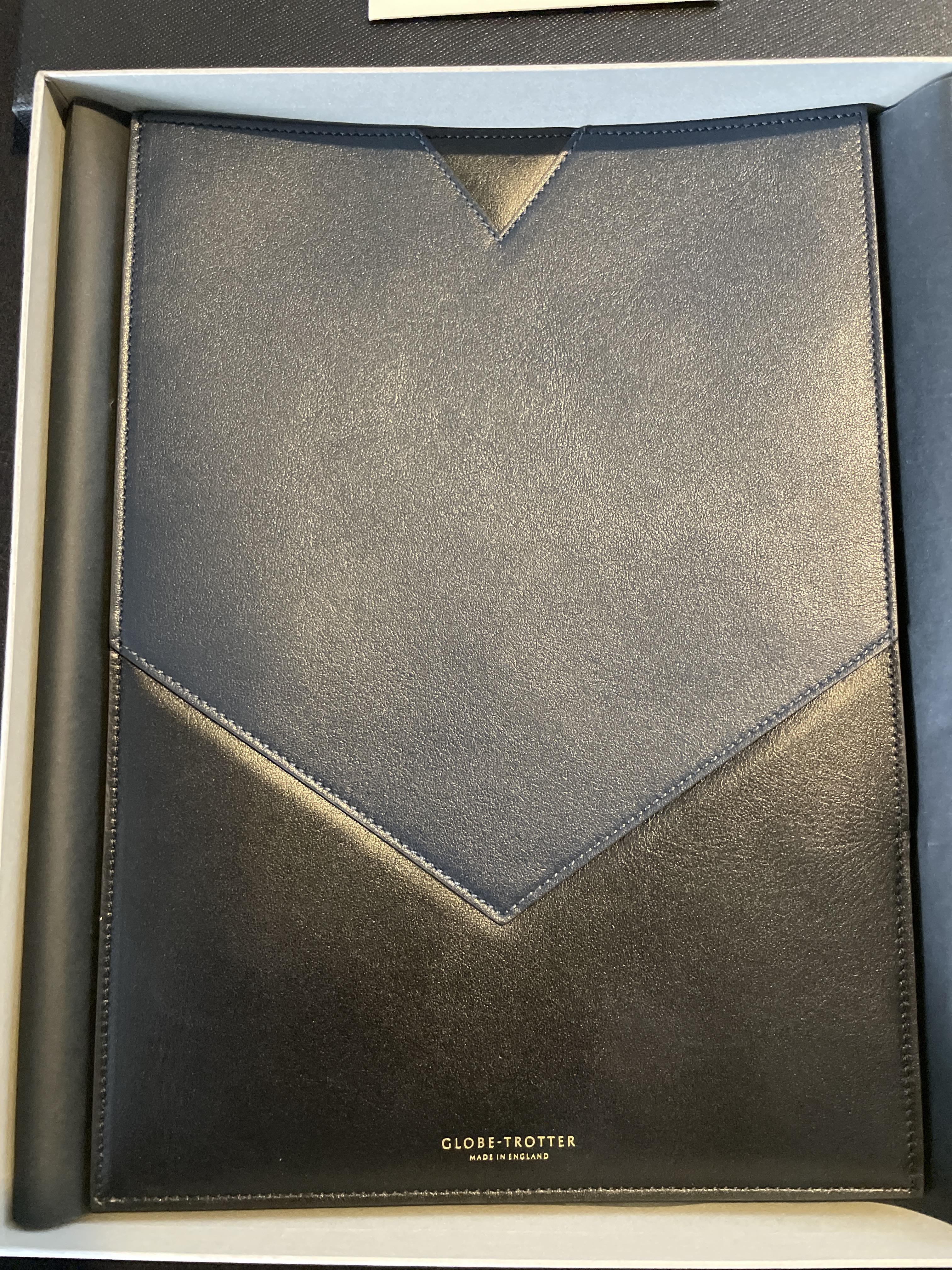 Globe Trotter 007 Money Penny Leather iPad Case - Image 4 of 6