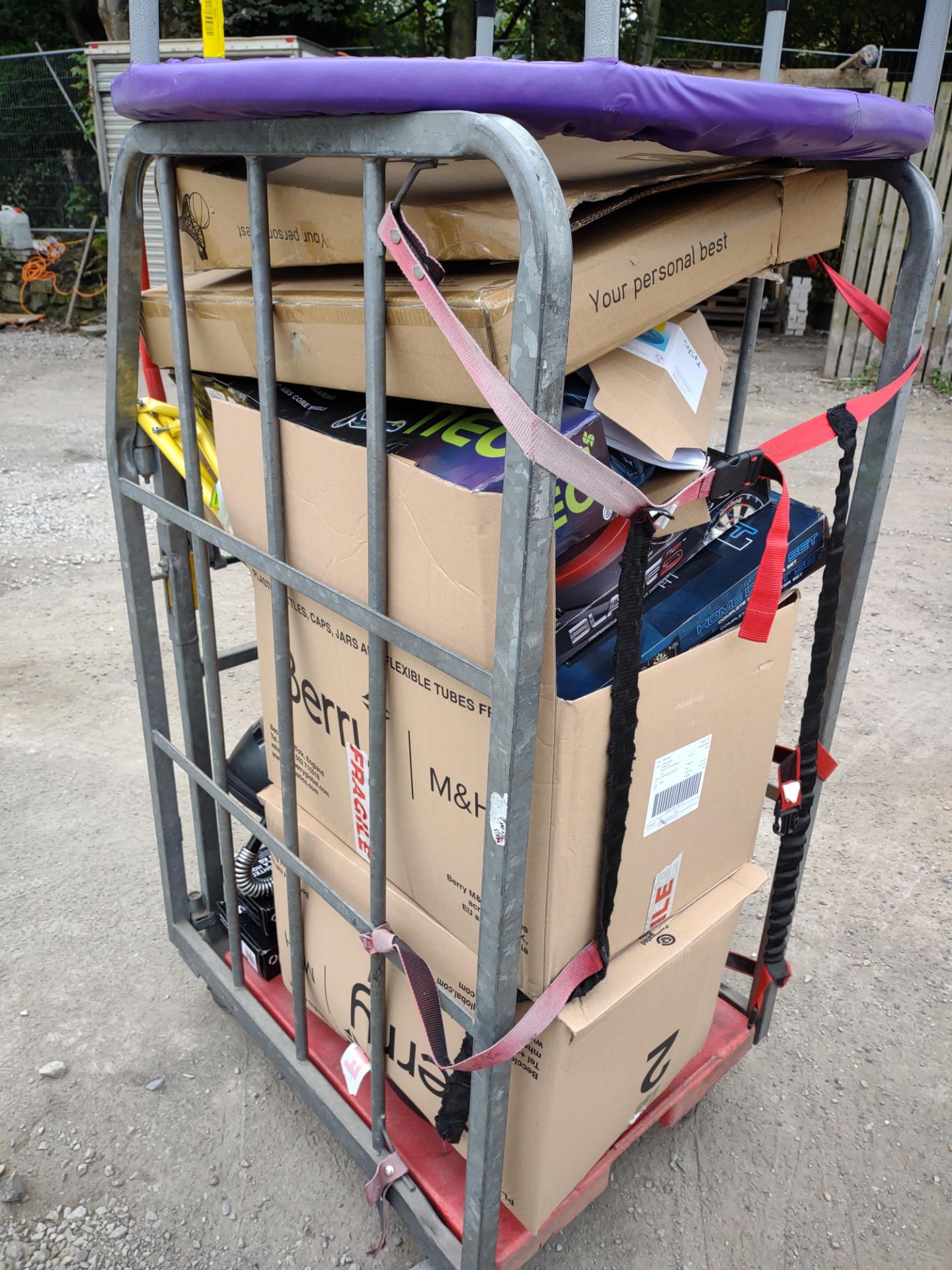 Pallet to contain Various Sporting Items – Grade U - Approx. RRP £962