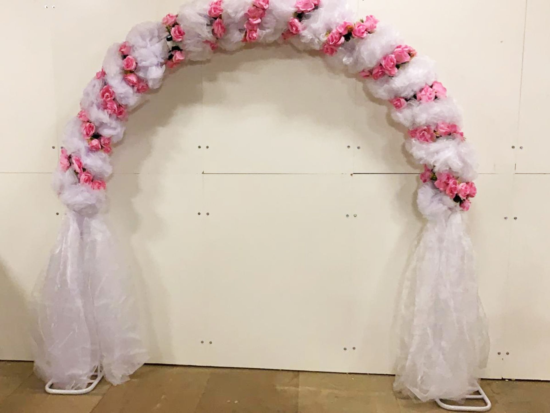 Professional Metal 275cm Pink and White Wedding Flower Arch. RRP £999 - Image 5 of 7