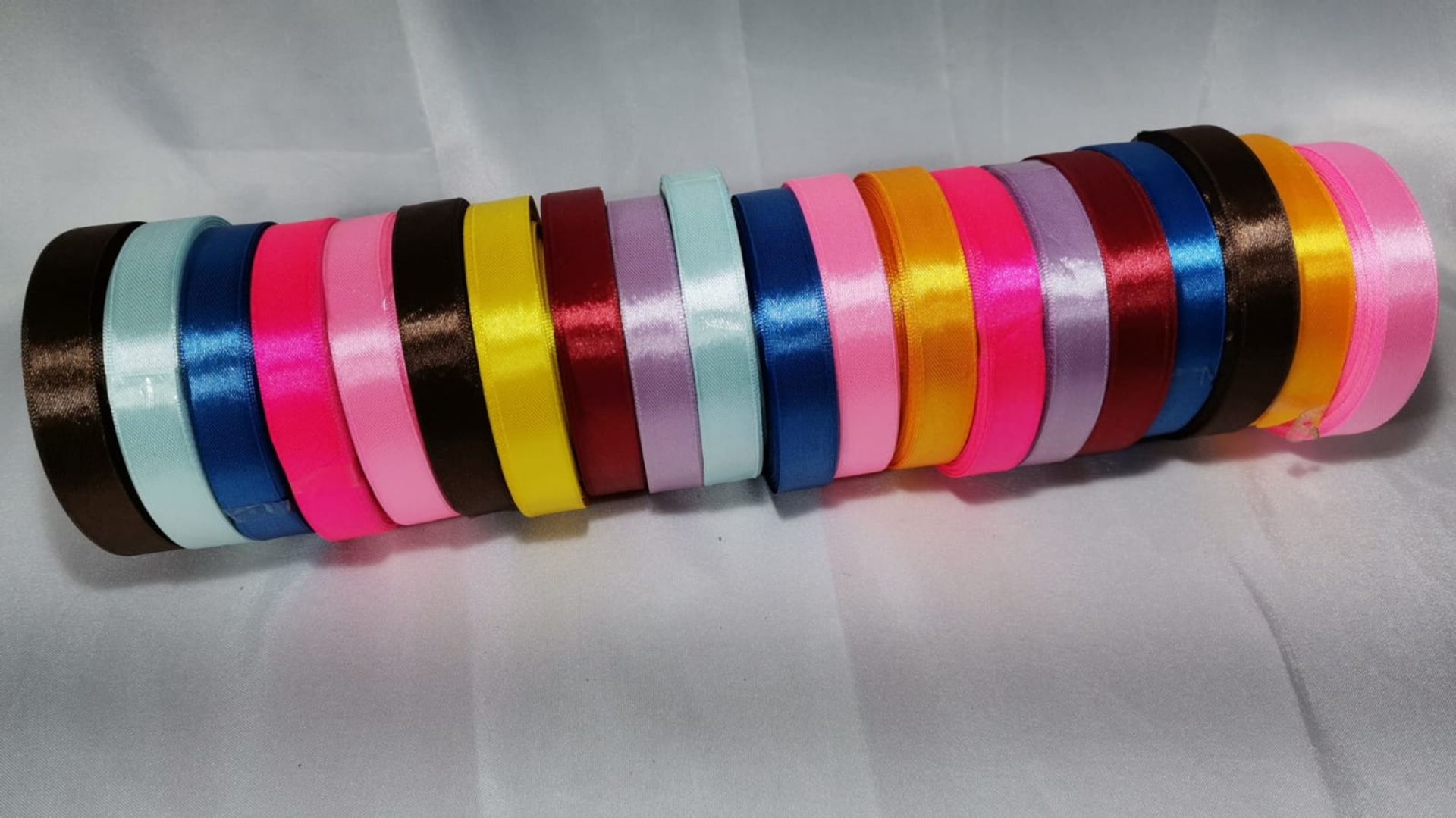 20 Rolls of 15mm Wide x 25 Yards of Smooth Satin Ribbon. RRP £80 - Image 4 of 4