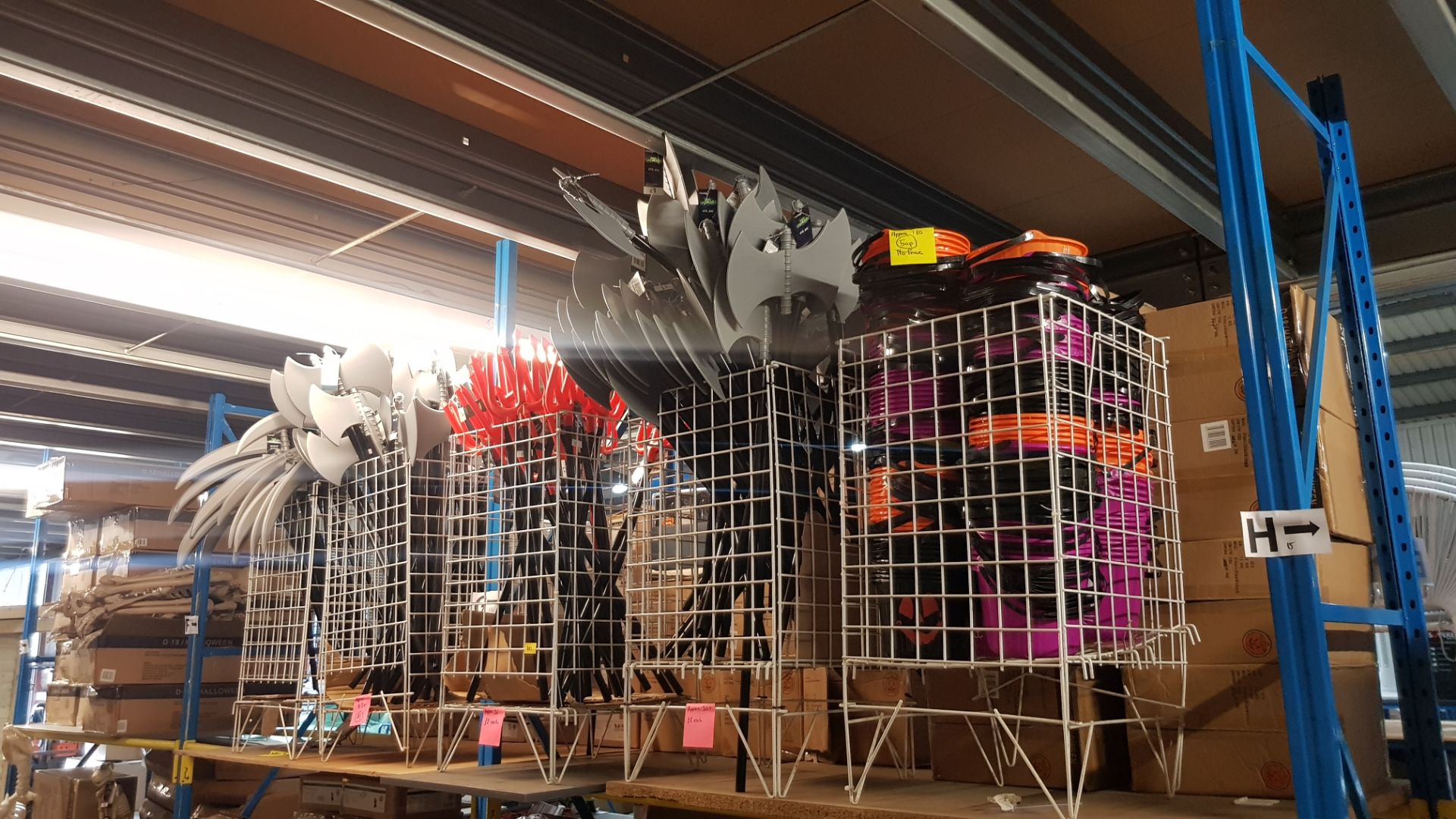 (R15H) Halloween Lot – Contents Of 5 Cages. Approx. 180x Halloween Trick Or Treat Buckets (RRP £.0 - Image 2 of 7