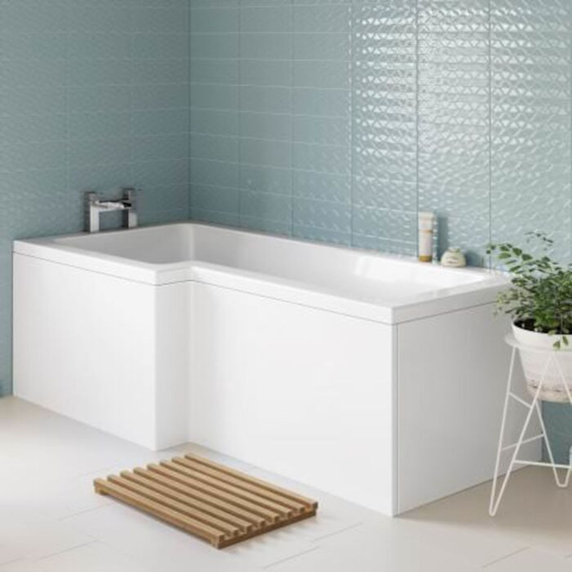 New (G10) 1700x850mm Left Hand L-Shaped Bath. RRP £239.99. Constructed from high quality acry...
