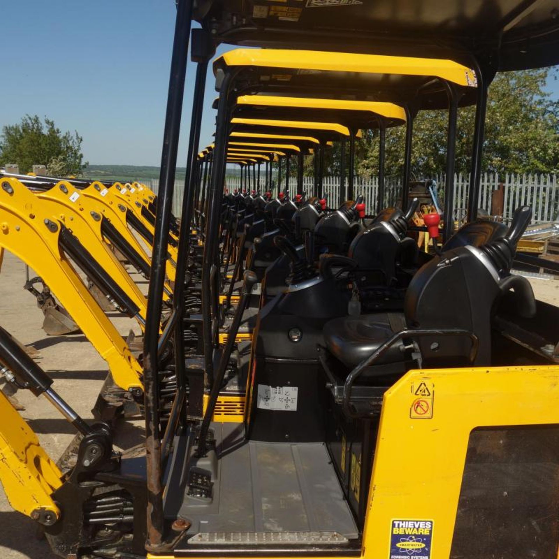 2018 JCB Mini Digger 15C-1 - Image 9 of 10