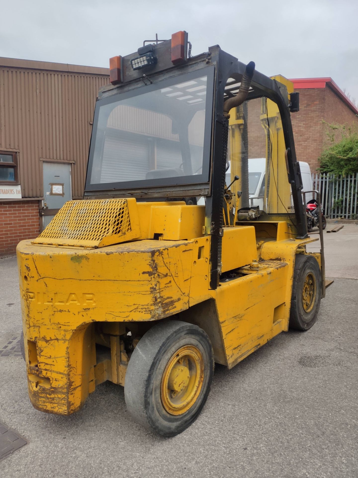 Caterpillar V80E 4 Tonne Diesel Forklift - Starts, Drives - Image 5 of 15