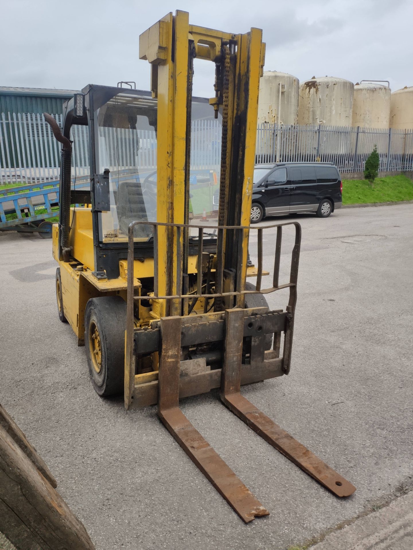 Caterpillar V80E 4 Tonne Diesel Forklift - Starts, Drives - Image 12 of 15