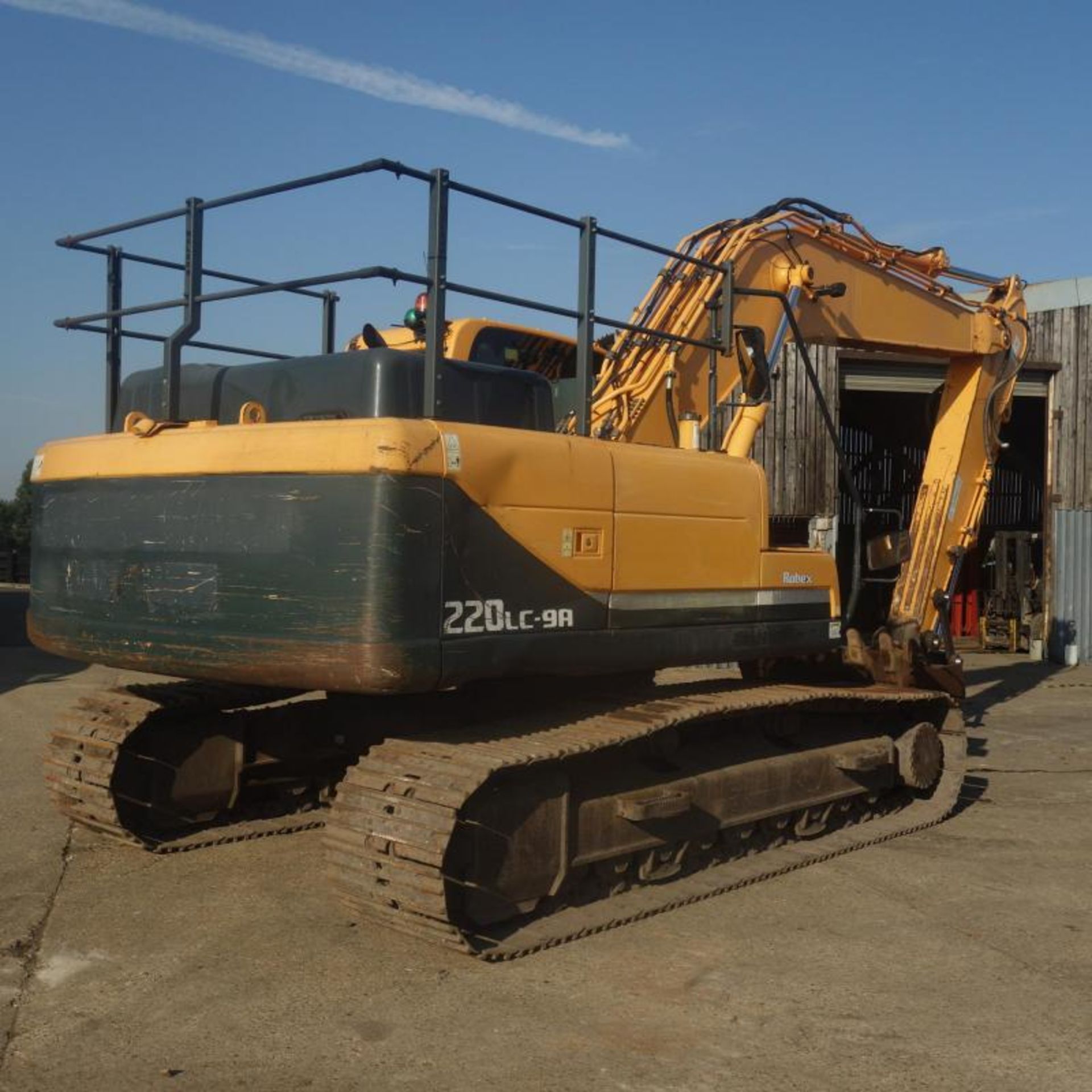 2014 Hyundai 220LC-9 Digger - Image 7 of 16